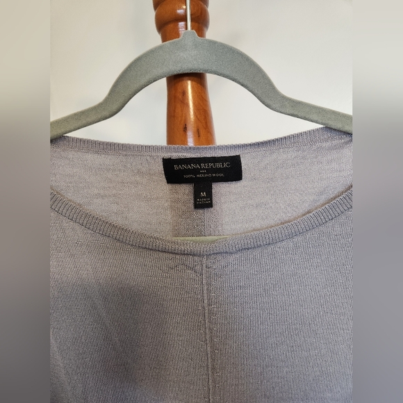 Banana Republic Factory Size M 100% Merino Wool Sweater in Gray - Picture 4 of 4